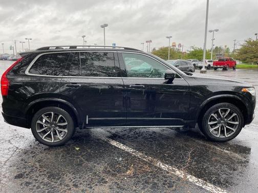 2018 Volvo XC90 T5 Momentum