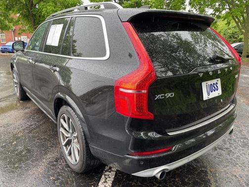 2018 Volvo XC90 T5 Momentum