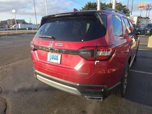 2025 Honda Pilot Touring 8-Passenger