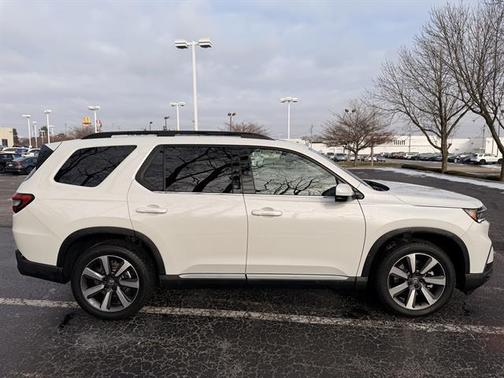 2025 Honda Pilot Touring 8-Passenger