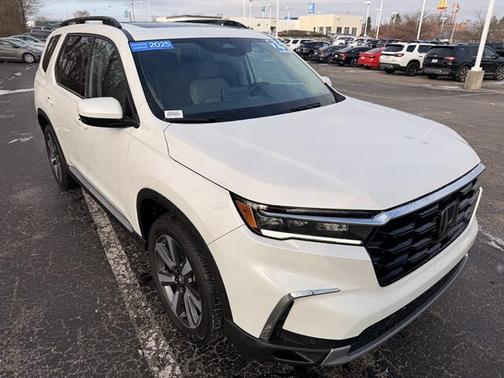 2025 Honda Pilot Touring 8-Passenger
