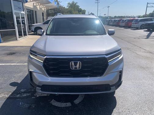 2025 Honda Pilot Touring 8-Passenger