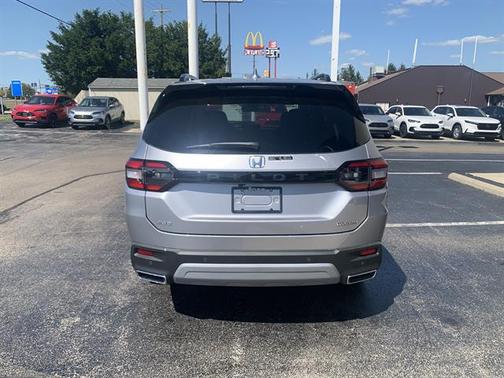 2025 Honda Pilot Touring 8-Passenger
