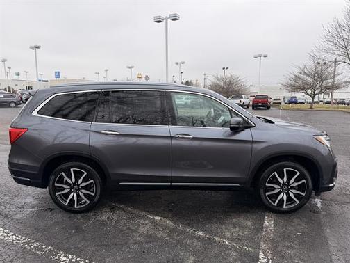 2022 Honda Pilot Touring 8-Passenger