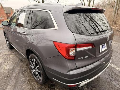 2022 Honda Pilot Touring 8-Passenger