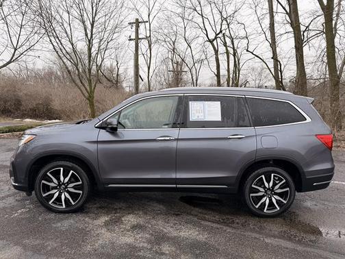 2022 Honda Pilot Touring 8-Passenger