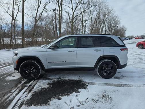 2024 Jeep Grand Cherokee Altitude