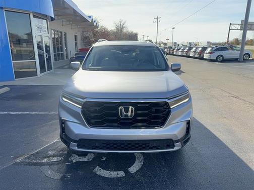 2025 Honda Pilot Touring 8-Passenger