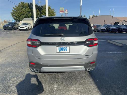 2025 Honda Pilot Touring 8-Passenger