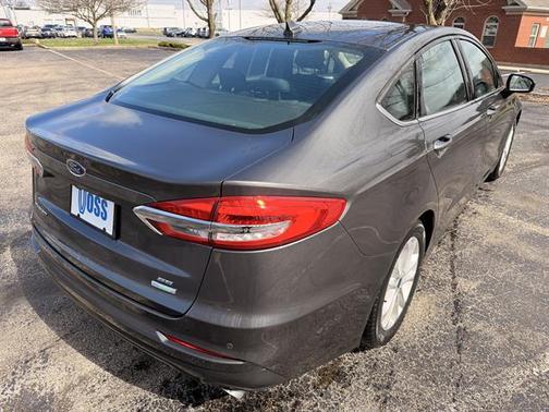 2020 Ford Fusion SE