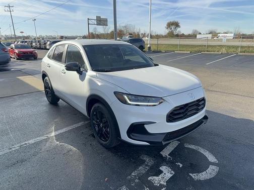 Platinum White Pearl 2026 Honda HR-V AWD Sport