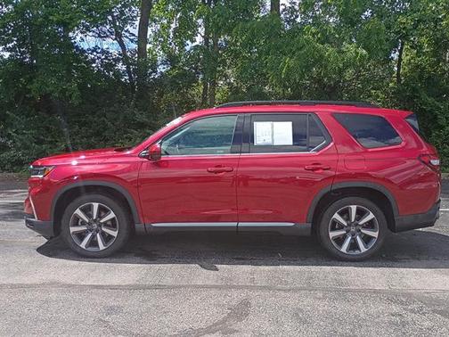Radiant Red Metallic II 2023 Honda Pilot Touring 8-Passenger