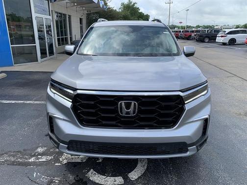 2025 Honda Pilot Touring 8-Passenger