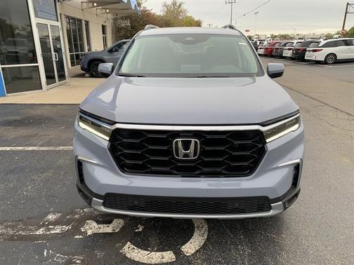 2025 Honda Pilot Touring 8-Passenger