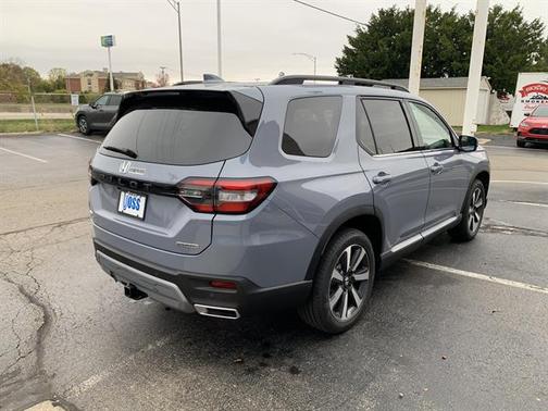 2025 Honda Pilot Touring 8-Passenger