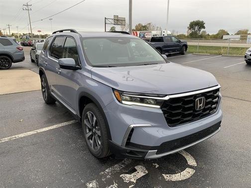2025 Honda Pilot Touring 8-Passenger
