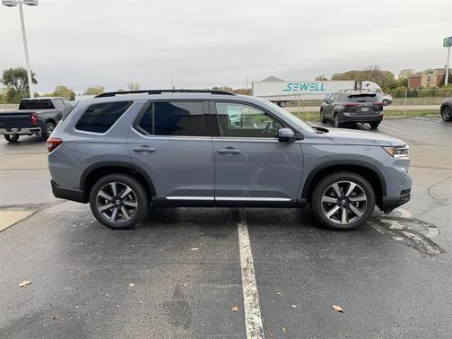 2025 Honda Pilot Touring 8-Passenger