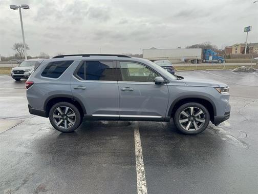 2025 Honda Pilot Touring 8-Passenger