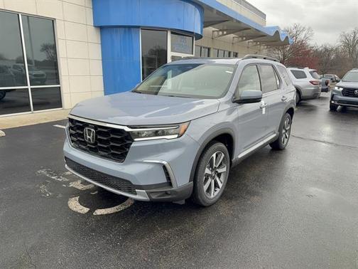 2025 Honda Pilot Touring 8-Passenger