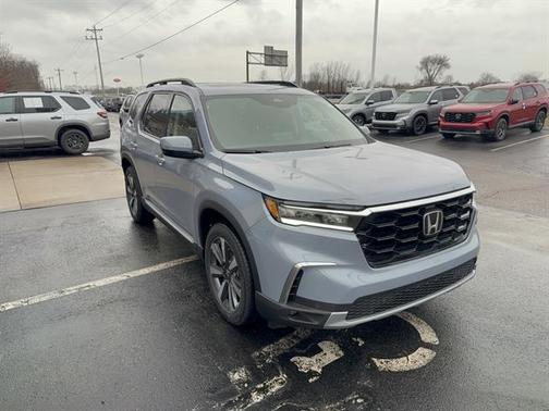 2025 Honda Pilot Touring 8-Passenger