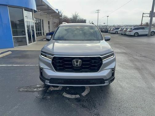 2025 Honda Pilot Touring 8-Passenger