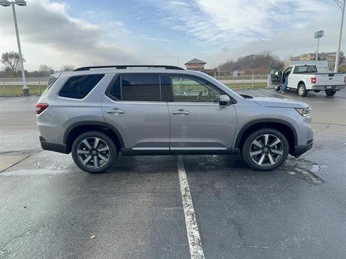 2025 Honda Pilot Touring 8-Passenger