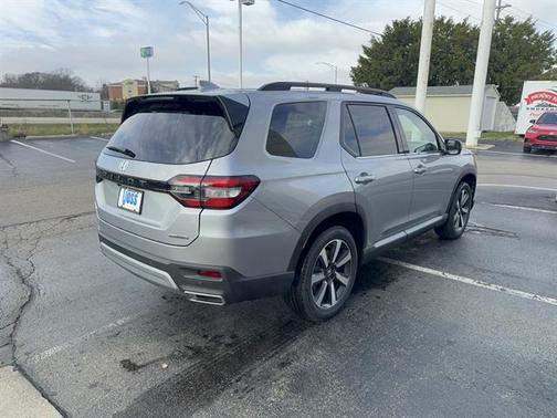 2025 Honda Pilot Touring 8-Passenger
