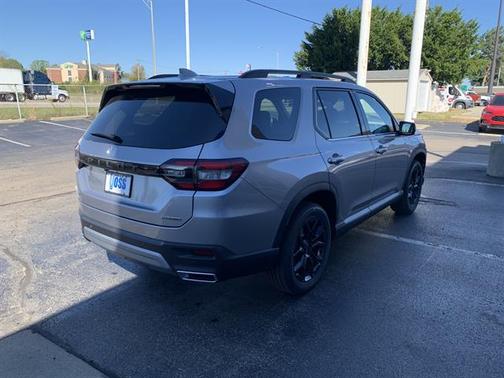 2025 Honda Pilot Touring 8-Passenger