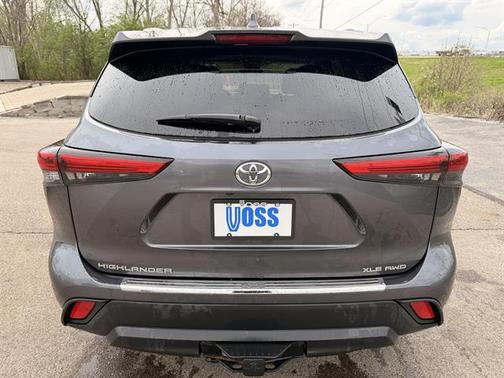 Magnetic Gray Metallic 2020 Toyota Highlander XLE