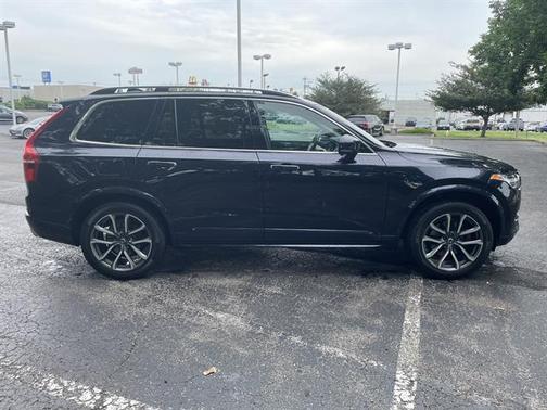 2019 Volvo XC90 T6 Momentum
