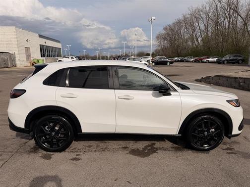Platinum White Pearl 2023 Honda HR-V AWD Sport