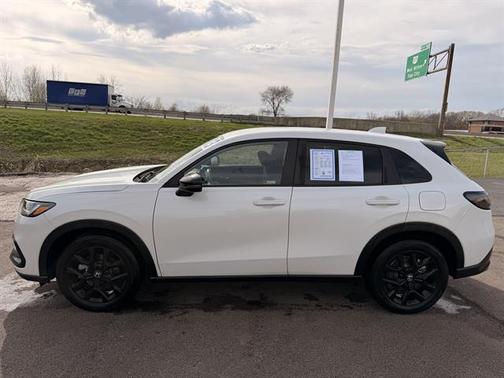 Platinum White Pearl 2023 Honda HR-V AWD Sport