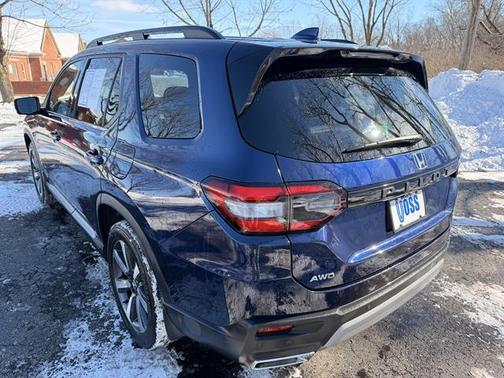 2023 Honda Pilot Touring 8-Passenger