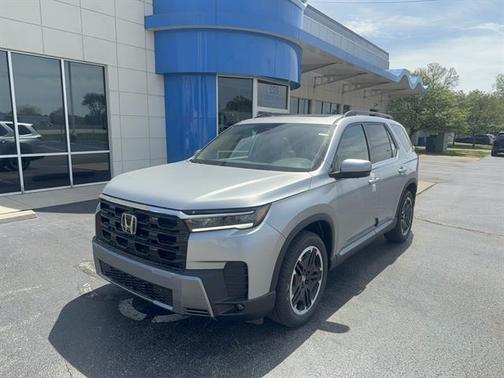 Solar Silver Metallic 2026 Honda Pilot Touring 8-Passenger