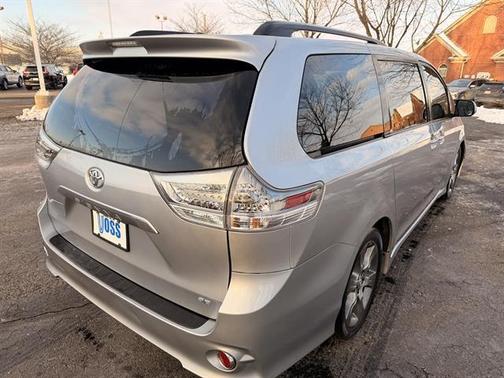 2015 Toyota Sienna SE