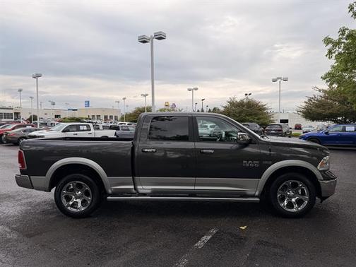 Granite Crystal Metallic Clearcoat 2017 RAM 1500 Laramie