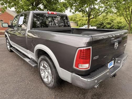 Granite Crystal Metallic Clearcoat 2017 RAM 1500 Laramie