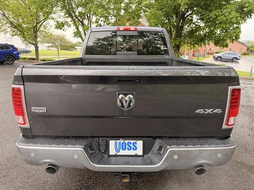 Granite Crystal Metallic Clearcoat 2017 RAM 1500 Laramie