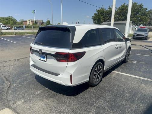 Platinum White Pearl 2026 Honda Odyssey EX-L