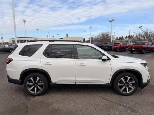 2024 Honda Pilot Touring 8-Passenger