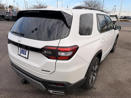 2024 Honda Pilot Touring 8-Passenger