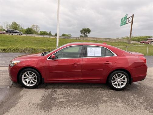 RED 2014 Chevrolet Malibu 1LT