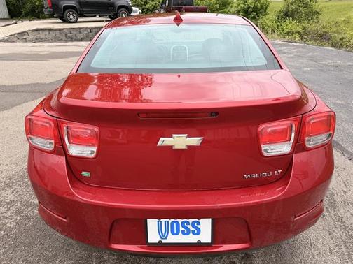 RED 2014 Chevrolet Malibu 1LT