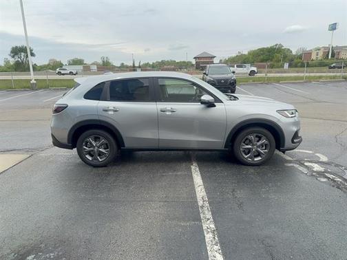 Solar Silver Metallic 2027 Honda HR-V LX