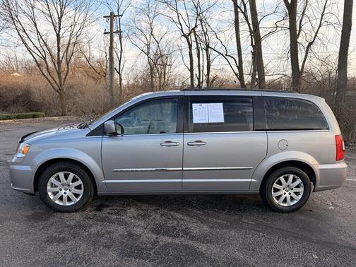 2014 Chrysler Town & Country Touring