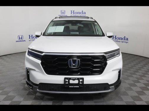 2025 Honda Pilot Touring 8-Passenger