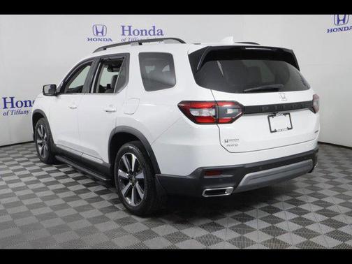 2025 Honda Pilot Touring 8-Passenger