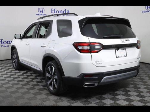 2025 Honda Pilot Touring 8-Passenger