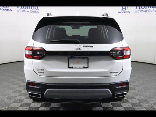 2025 Honda Pilot Touring 8-Passenger