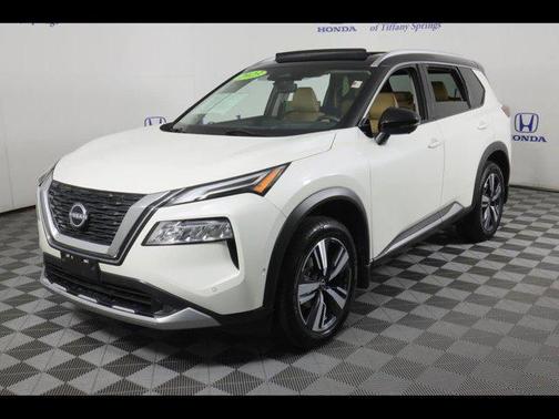 Pearl White Tricoat/Super Black 2023 Nissan Rogue Platinum